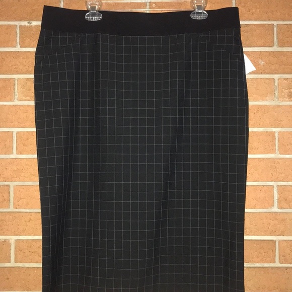 Counterparts Dresses & Skirts - 🎱COUNTERPARTS🎱GRID PRINTED PENCIL SKIRT 🎱